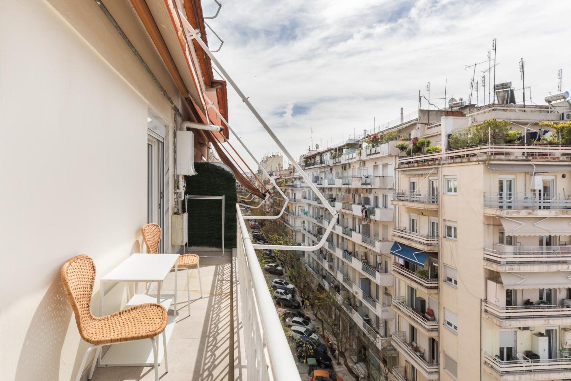 Sunshine By Halu! City Centre Family Retreat Солун Екстериор снимка