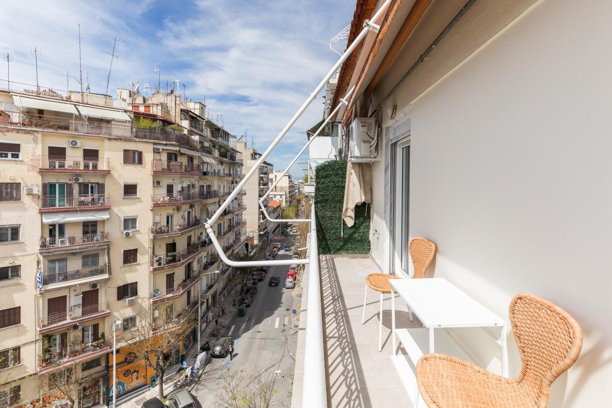 Sunshine By Halu! City Centre Family Retreat Солун Екстериор снимка